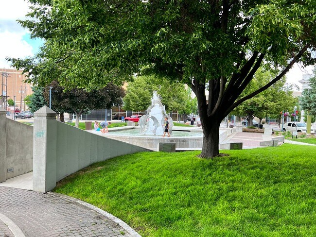 Interior Photo - 207 S Hayes