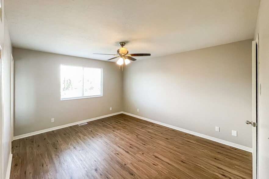 Building Photo - 4949 S 2925 W