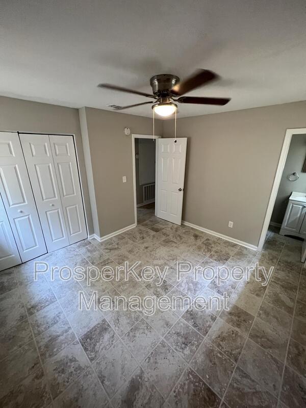 Building Photo - 615 Buford Dr