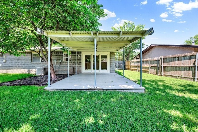 Building Photo - 819 Kingswood Ave