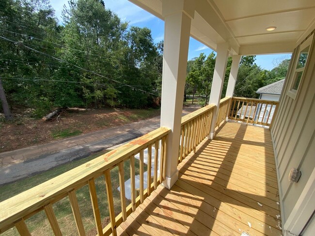 Building Photo - PRE LEASING FOR AUGUST 2026! NEW CONSTRUCTION!