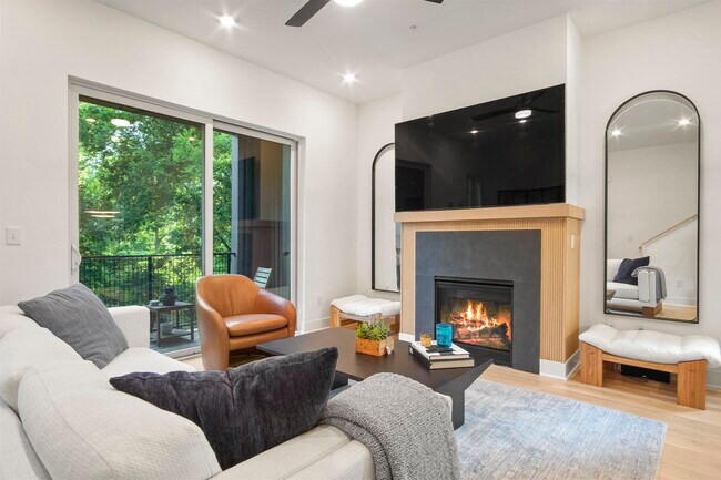 Building Photo - 2347 Hosea L Williams Dr NE