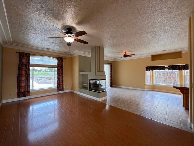 Building Photo - 3-bedroom home in Desert Lakes Golf Community