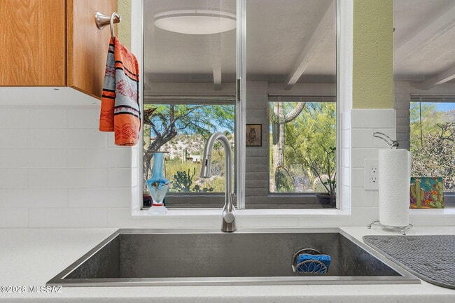 Building Photo - 6745 N Quartzite Canyon Pl