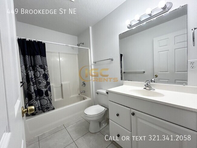 Building Photo - 449 Brookedge St NE