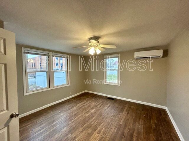 Building Photo - 1408 Holland St
