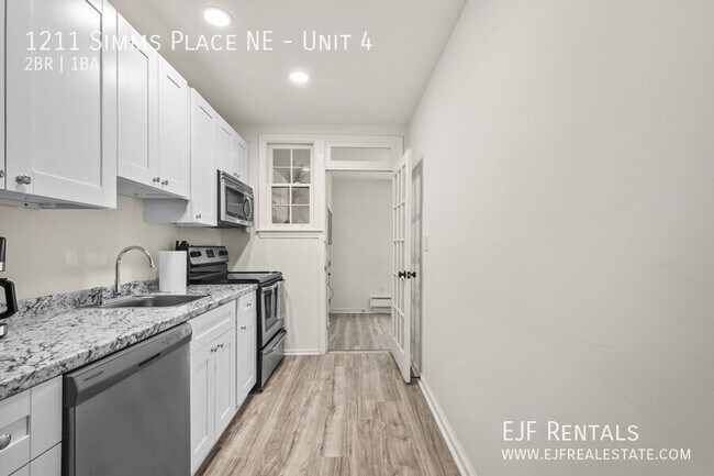 Building Photo - 1211 Simms Pl NE