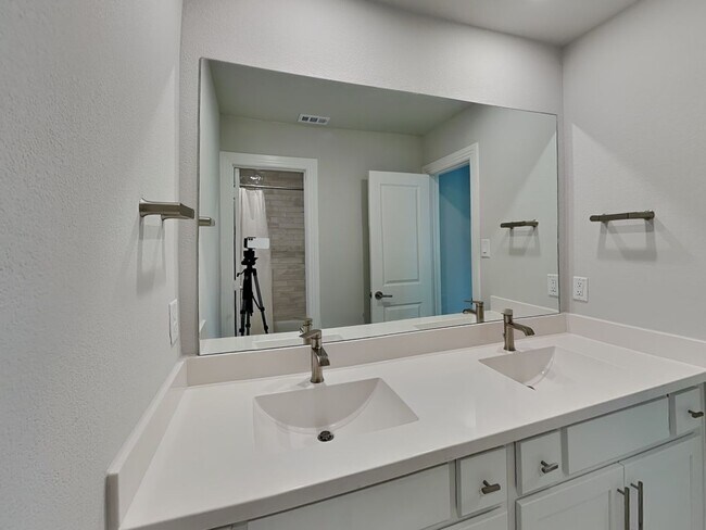 Building Photo - A Sophisticated Townhome in the Heart of Walsh