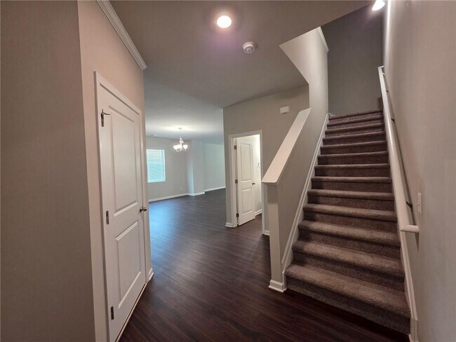 Building Photo - 85 Pointe Pl