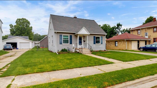 Primary Photo - 423 Vroman St