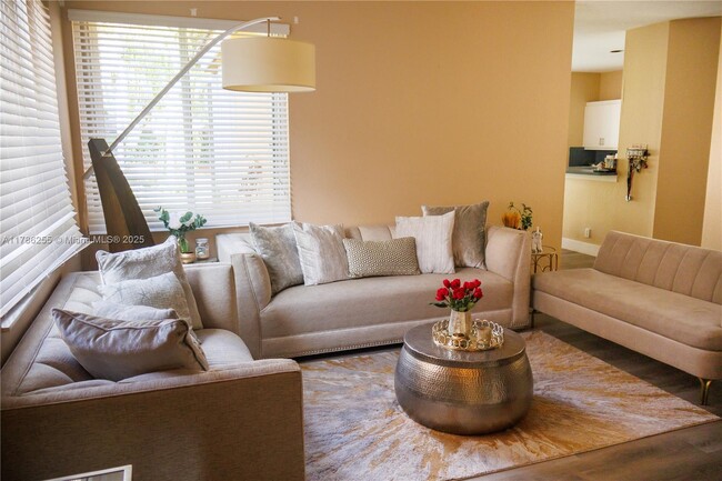 Building Photo - 1572 Canary Island Dr