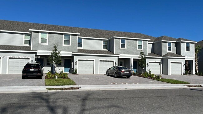 Primary Photo - 2549 Penguin Blvd