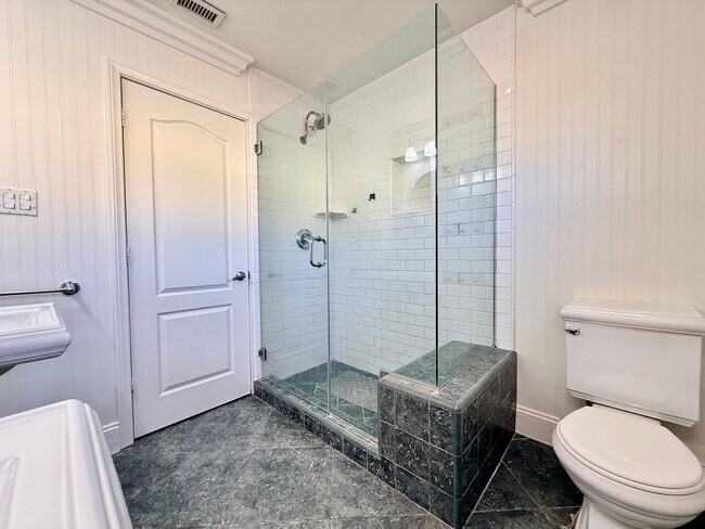 Building Photo - 4832 Maureen Ln