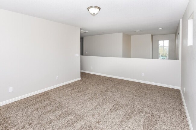 Building Photo - 4028 Oliver Sagebrush Dr
