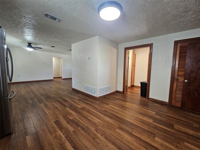 Building Photo - 2901 Ranger Hwy