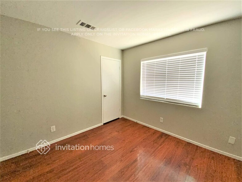 Building Photo - 1221 Taramar St