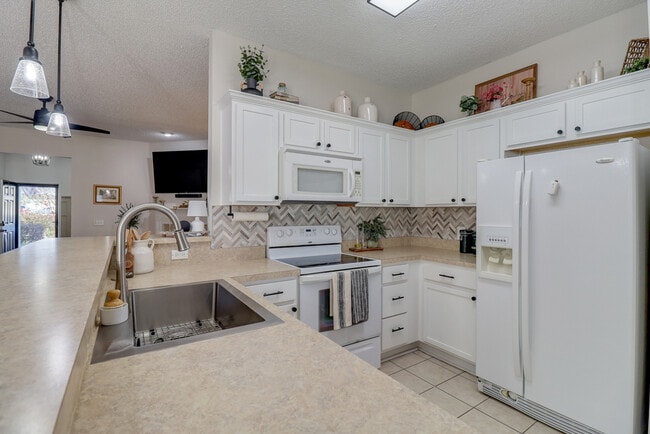 Building Photo - 1135 Canyon Oak Loop