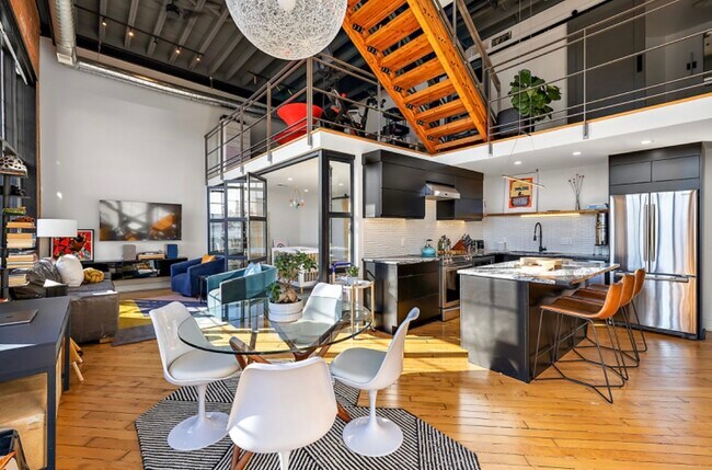 Building Photo - 2003 Brooklyn St