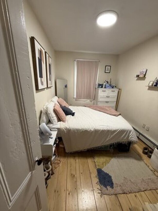 Building Photo - East Cambridge 2 Bedroom Apartment - 9/1