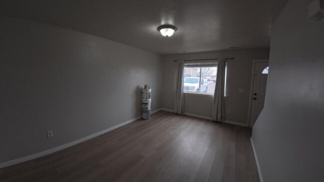 Building Photo - 949 E 1150 S