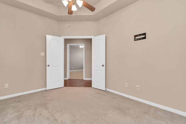 Building Photo - 6630 Larocke Trail