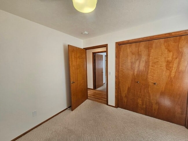 Building Photo - 3Bd/2Ba Single Story Home-For viewing!