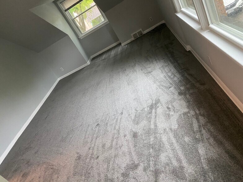 Living room - 2451 N 114th St