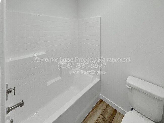 Building Photo - 4119 W Perspective St