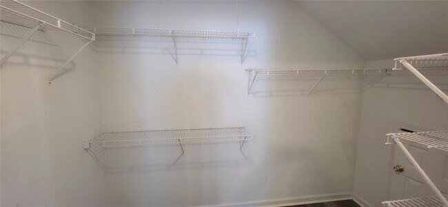 Building Photo - 2655 Westbury Ct