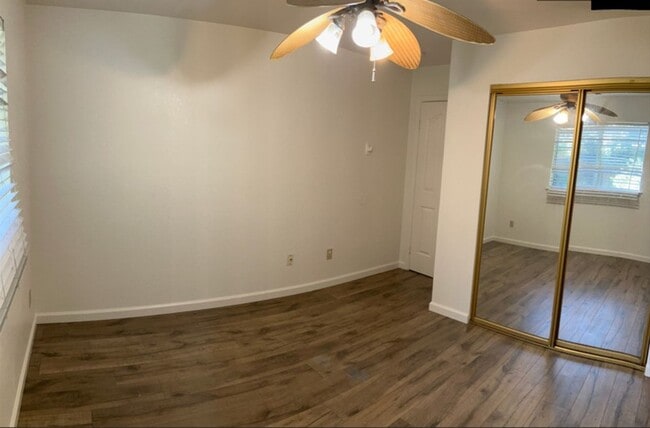 Building Photo - 2704 Snyder Ave