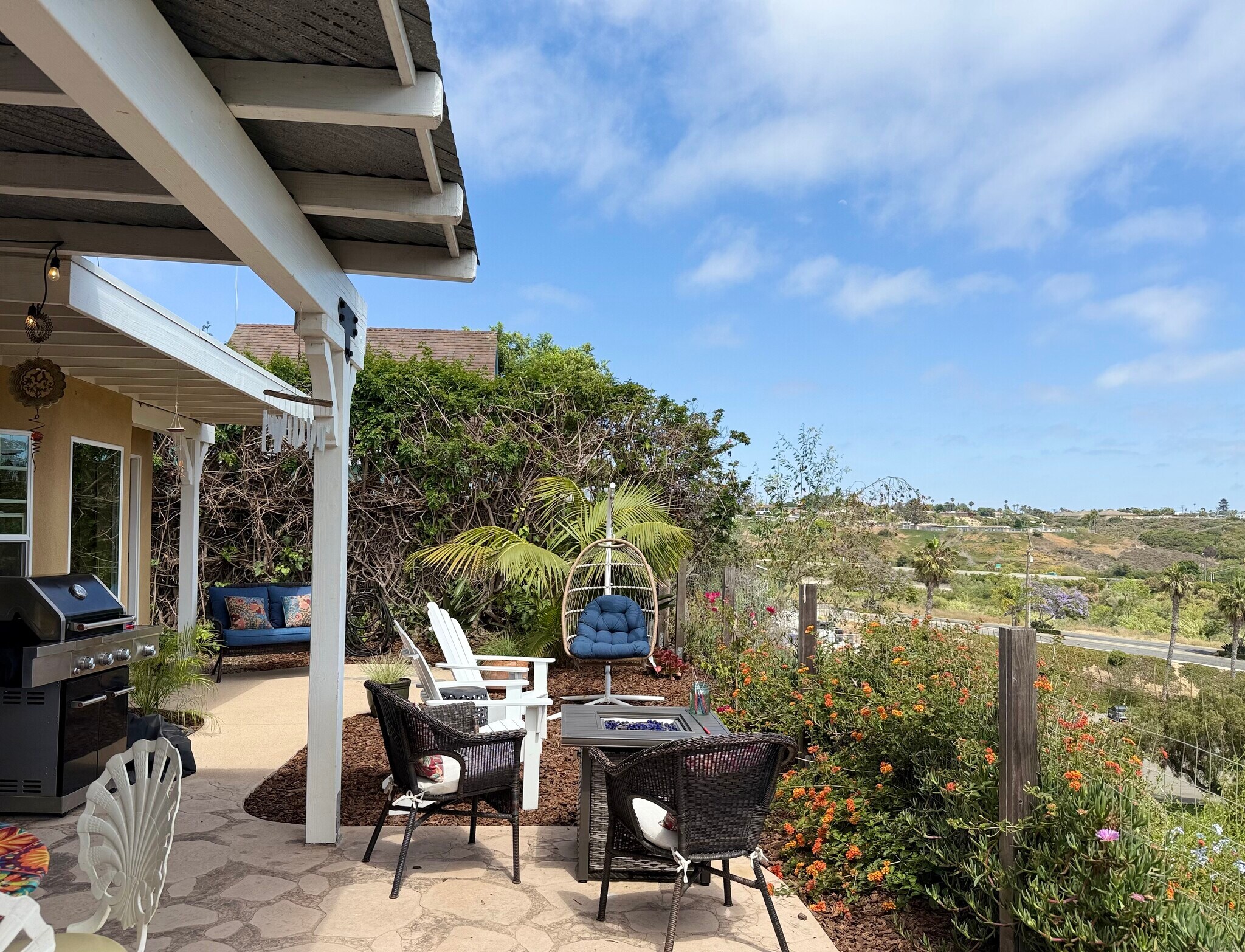 Cozy Privacy and Open Vistas - 1507 San Jose St