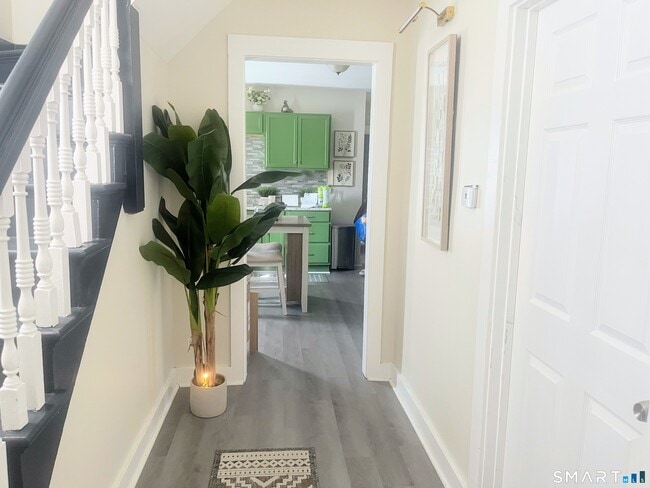 Building Photo - 233 Valley St