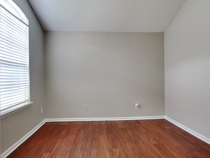 Building Photo - 12615 Richfield Blvd