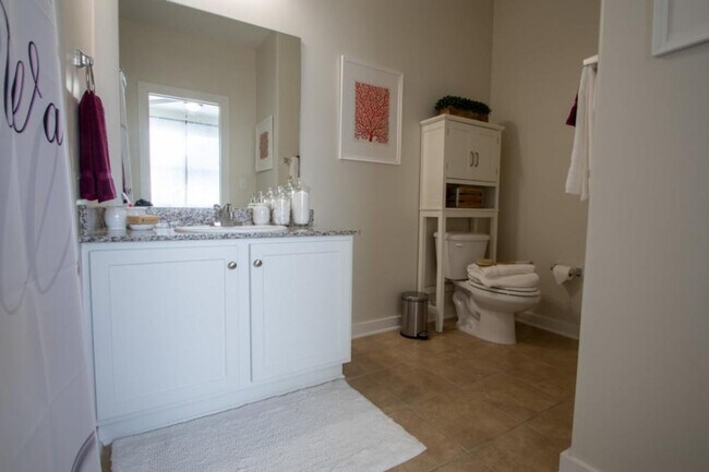 Building Photo - 501 Hamlet Wy