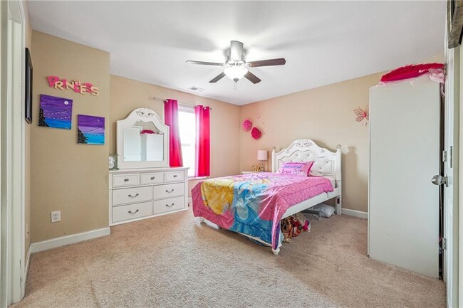Building Photo - 5230 Edgebrook Dr