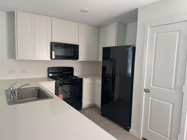 Building Photo - 7505 Fenton Pkwy