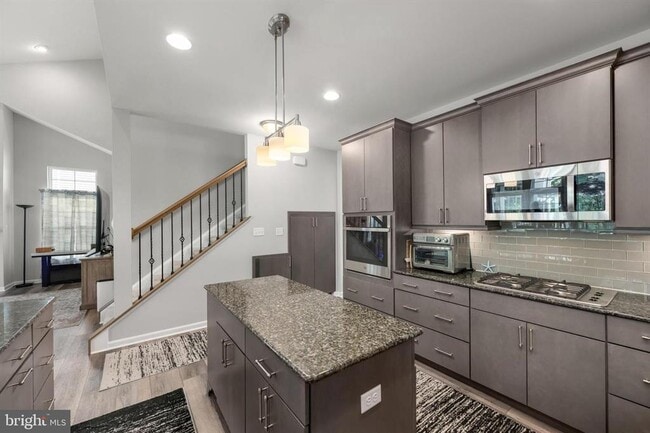 Building Photo - 26325 Tributary Blvd