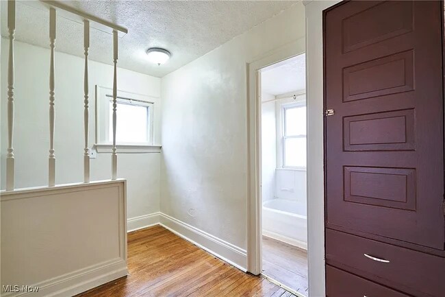 Building Photo - 8606 Vineyard Ave