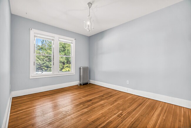 Building Photo - 2679 Fairfield Ave