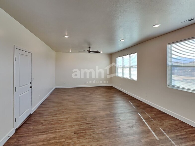 Building Photo - 1199 Wagon Way