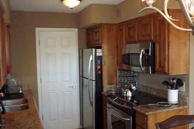 Building Photo - 16657 E Gunsight Dr