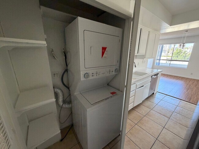 Building Photo - 2 BEDROOM CONDO UNIT IN THE WEST LA AREA 646 481 4404