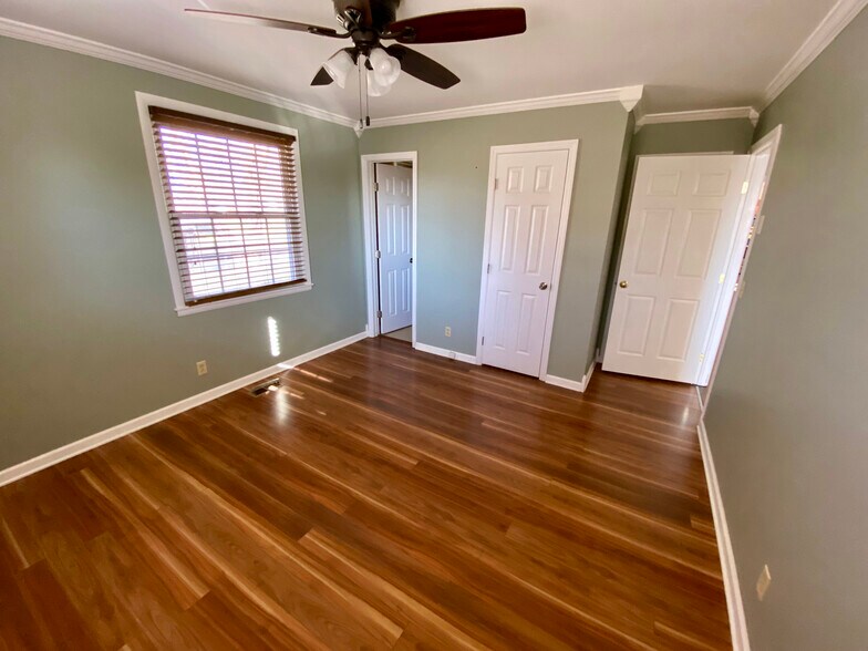 Master Bed - 4408 Juneau Dr
