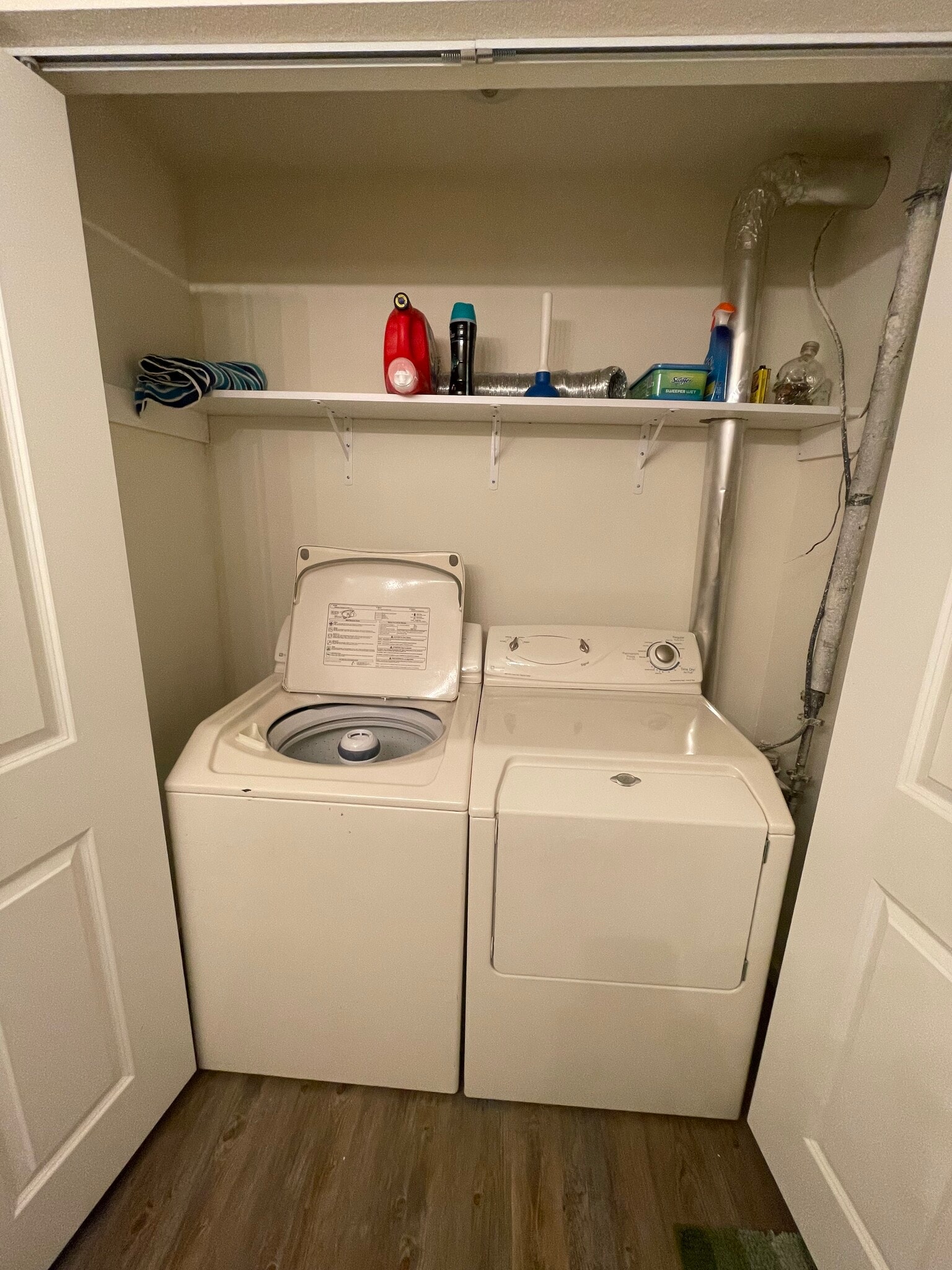 Laundry/ Bath - 401 17th St N