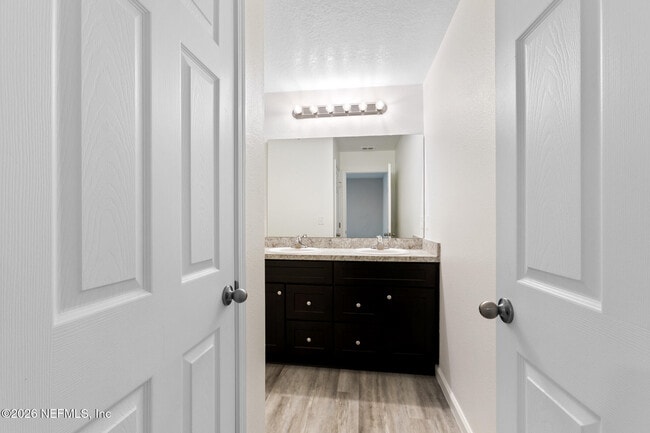 Building Photo - 8822 Eaton Ave