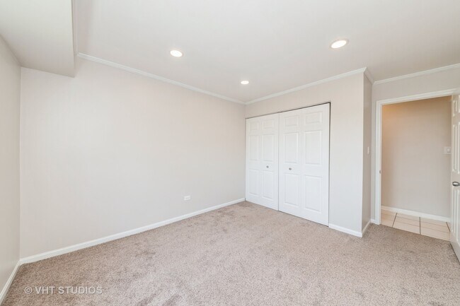 Building Photo - 1511 N Windsor Dr