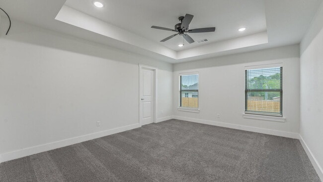 Building Photo - "Lovely 3-Bed Oasis with Granite Touches &...