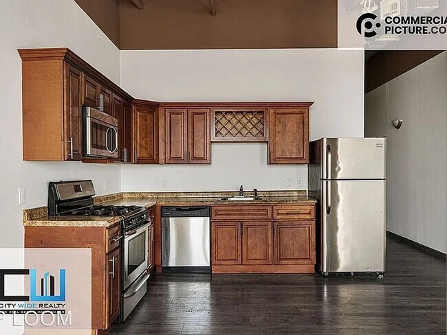 Building Photo - Frame Factory