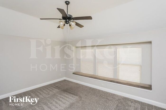 Building Photo - 528 Sagebrush Ln