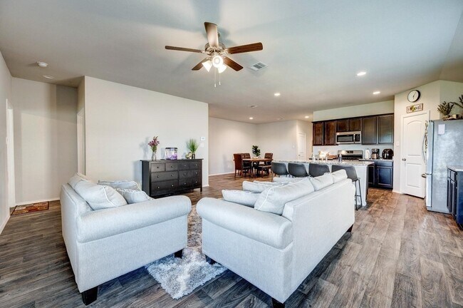 Building Photo - 22635 Busalla Trail